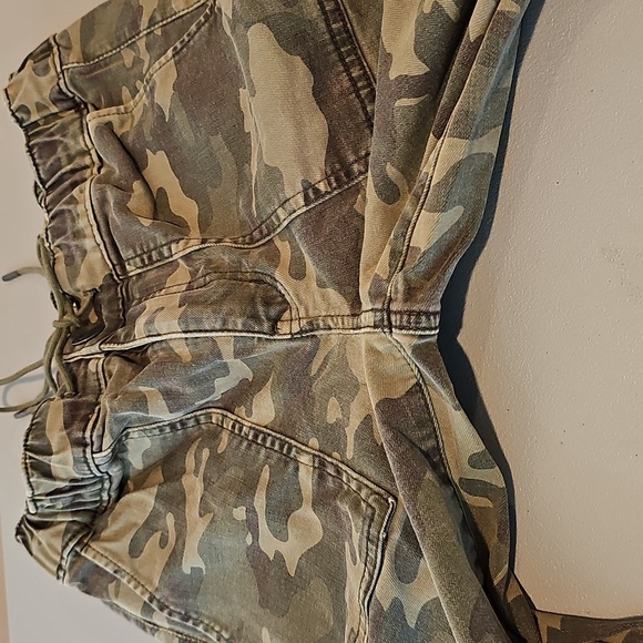 American Eagle Outfitters Size 4Camo Joggers - Picture 5 of 8